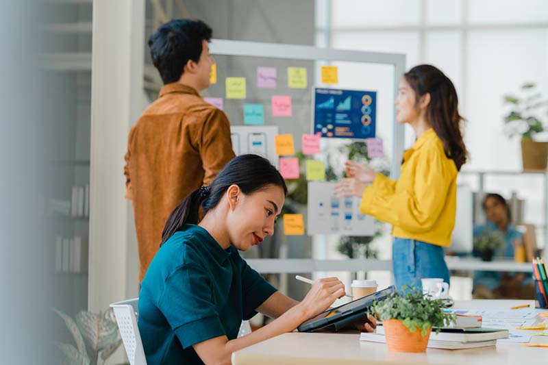 Nhân viên Marketing cần có bằng cấp, chứng chỉ liên quan