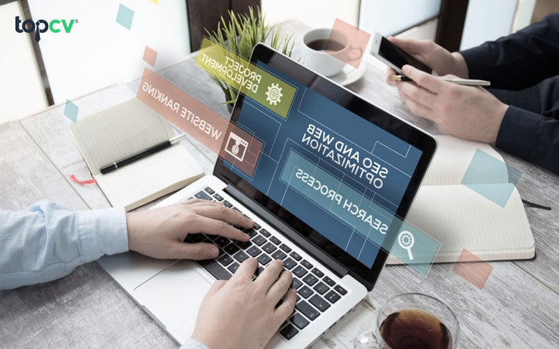 Outsourcing là hình thức thuê nhân lực bên ngoài để thực hiện các công việc theo yêu cầu