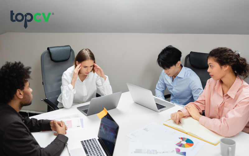 Outsourcing vẫn tồn tại nhiều nhược điểm có tác động đến hiệu suất công việc