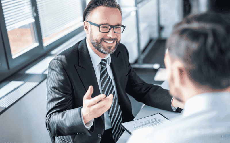 Vendor Management Executive xây dựng và duy trì mối quan hệ với nhà cung cấp