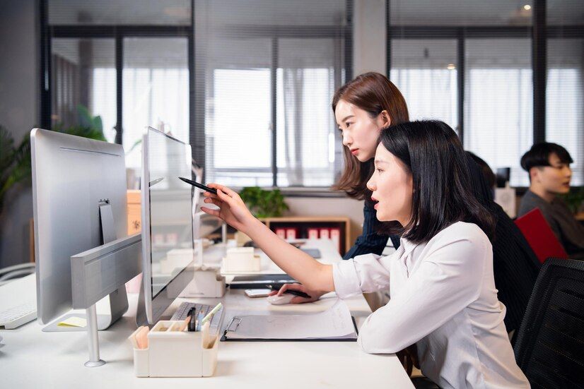 Nhân viên chăm sóc khách hàng là những người trực tiếp tiếp xúc và giải quyết mọi vấn đề từ khách hàng