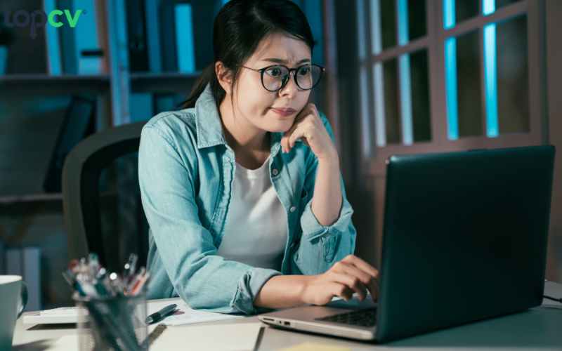 Mẫu câu hỏi về việc tăng ca để đánh giá mức độ thành thật