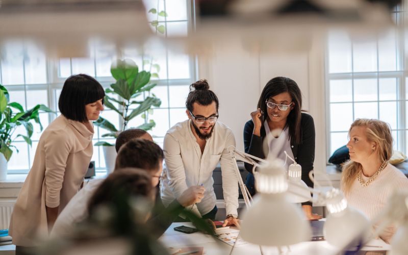 Account Executive cần thể hiện kỹ năng hợp tác và làm việc nhóm ấn tượng