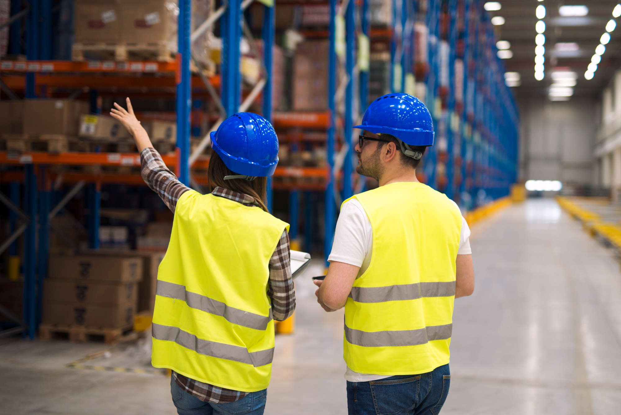 Câu hỏi về vai trò và trách nhiệm chính của Thủ kho
