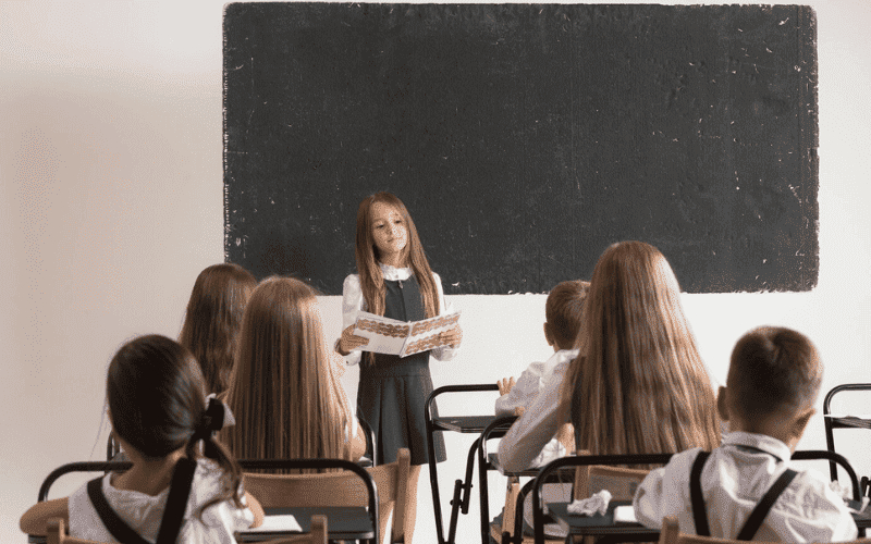 Trợ giảng tiếng Anh cần giúp học sinh vượt qua rào cản tâm lý khi giao tiếp