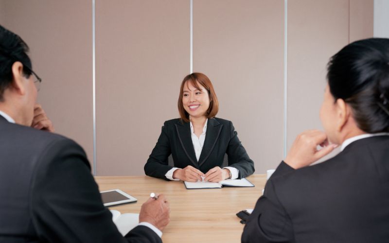 Tìm việc sớm để có thời gian chuyển giao công việc và đàm phán offer