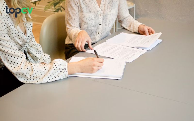 Chuyên viên pháp lý là gì? Tất cả thông tin chi tiết từ A-Z