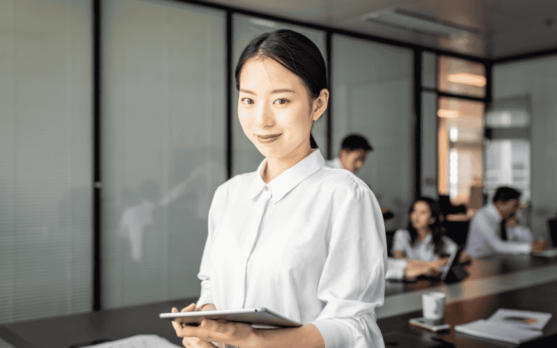 Chuyên viên nghiệp vụ thuế tham gia xây dựng chế độ chính sách trong quản lý thuế