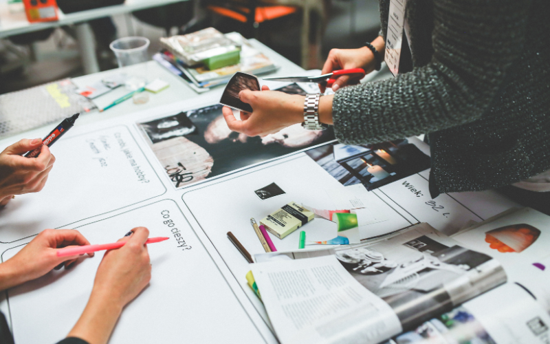 Để trở thành Creative Planner, bạn có thể học các chuyên ngành Marketing, Truyền thông, PR (Quan hệ công chúng), Quảng cáo, v.vv..