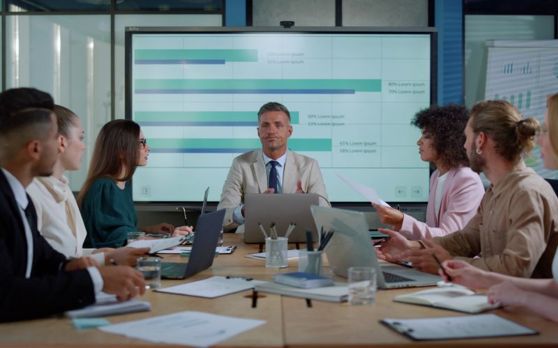 Giám đốc vận hành là cấp độ cao nhất trong lộ trình thăng tiến vị trí Customer Operations