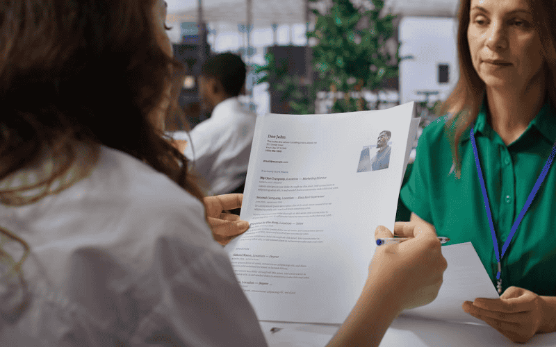 Ứng viên cần cung cấp thông tin cá nhân trong Sales Engineer CV