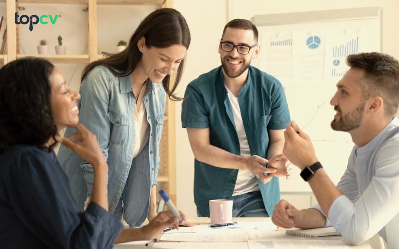 Kỹ năng giao tiếp rất quan trọng trong những cuộc trao đổi với đồng nghiệp, khách hàng