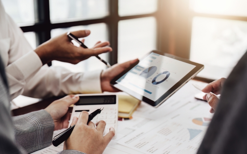 Growth hacker cần có sự am hiểu về marketing, các công cụ và xu hướng truyền thông
