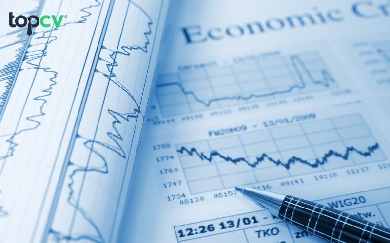 Học kinh tế ra làm gì? Tìm hiểu A-Z về cơ hội việc làm & mức lương