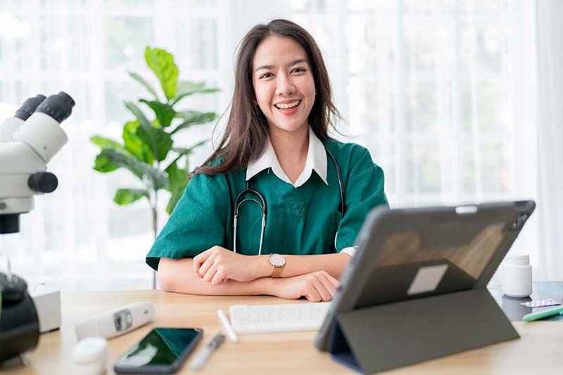 Học vấn là thông tin quan trọng hàng đầu trong CV ngành Y tế