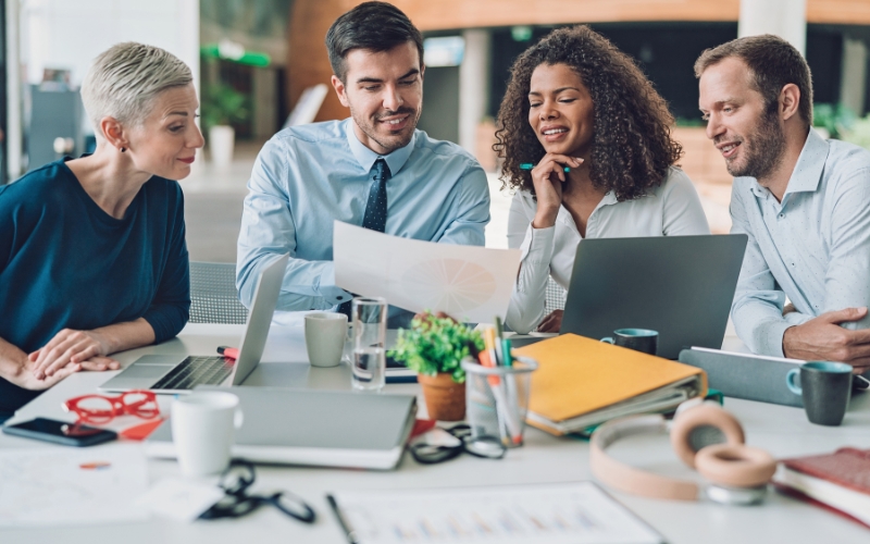 Tùy vào mục tiêu kinh doanh mà doanh nghiệp nên chọn Inbound hay Outbound Marketing