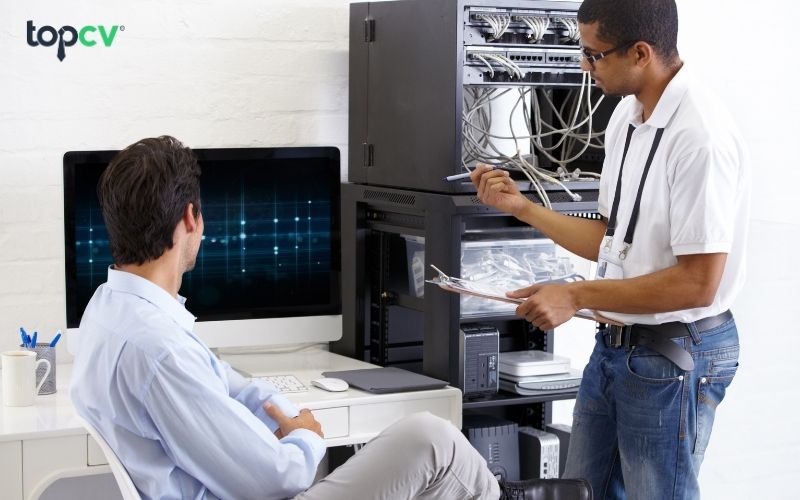 Câu hỏi phỏng vấn IT Helpdesk về tình huống giúp kiểm tra phản xạ của ứng viên