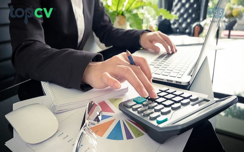 Mỗi tháng, kế toán dịch vụ phải làm báo cáo hàng hóa về tình trạng xuất, nhập và tồn kho, kết quả sản xuất kinh doanh