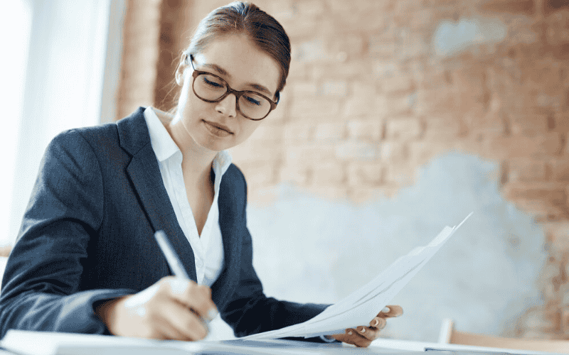 Kế toán tổng hợp cần xử lý nhiều công việc và hoàn thiện các loại báo cáo