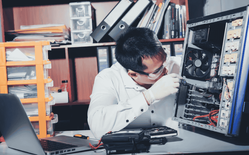 Công việc của Kỹ sư phần cứng đòi hỏi trình độ chuyên môn cao