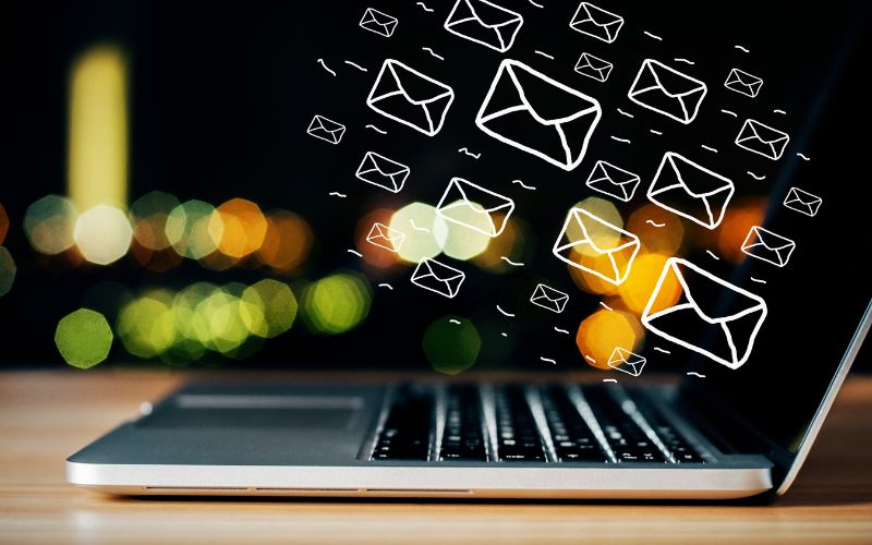 Ứng viên có thể chủ động gửi email cho nhà tuyển dụng để hỏi kết quả phỏng vấn