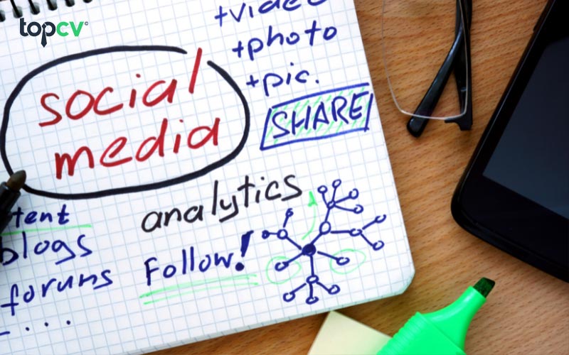 Social Media Analyst sẽ phân tích chính trên nền tảng truyền thông mạng xã hội