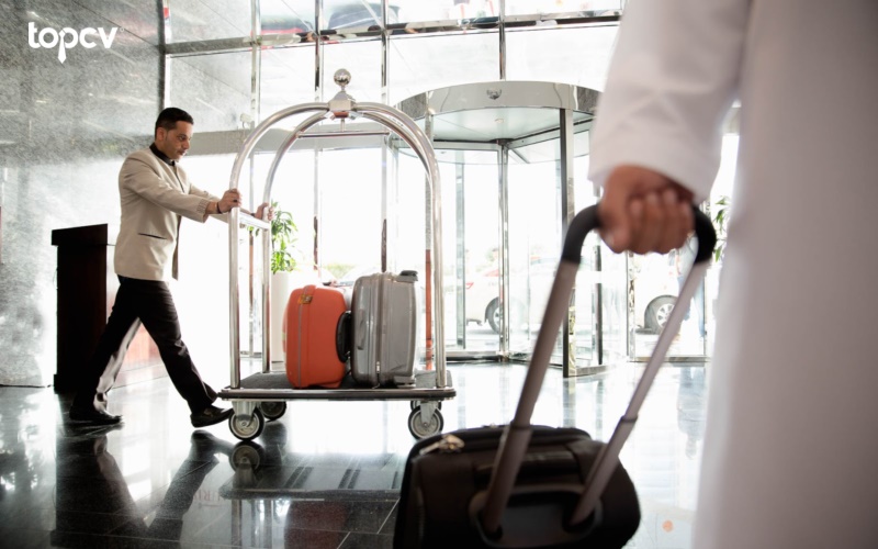 Vị trí nhân viên hành lý (bellman) yêu cầu sức khỏe thể chất tốt