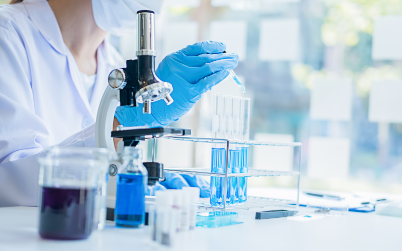 Nhân viên phát triển sản phẩm (R&D) y dược