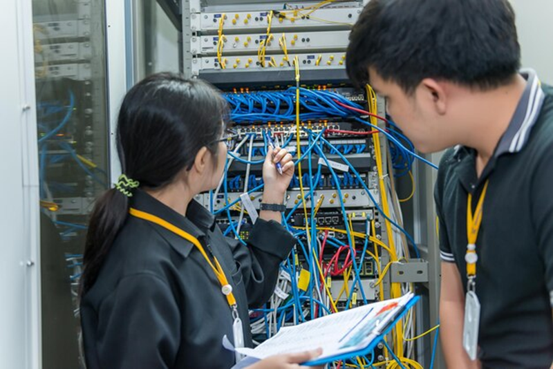 Học điện tử viễn thông có thể trở thành một Lập trình viên