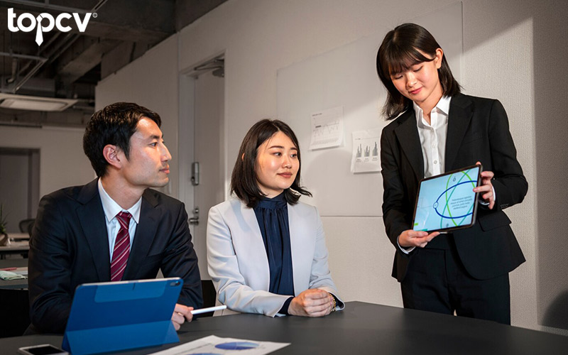 Chuyên viên Xúc tiến thương mại là người đưa ra các chương trình nhằm thúc đẩy mua bán, giao thương