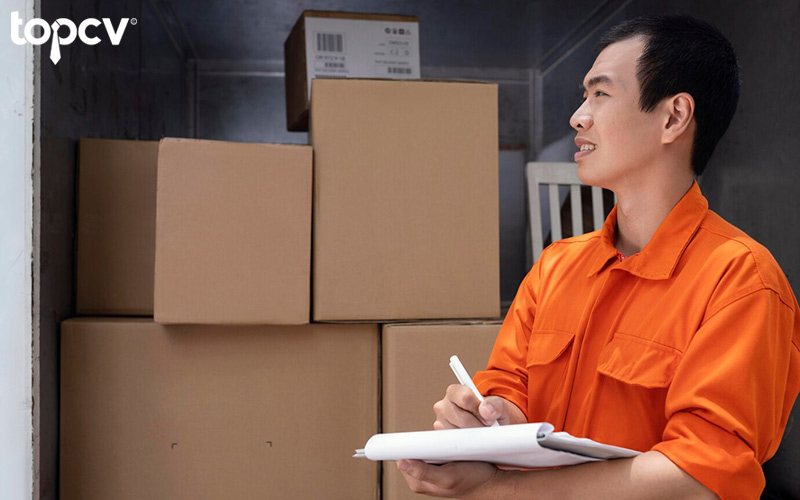 Nhân viên Xuất khẩu Logistic chịu trách nhiệm về xuất nhập hàng hóa và các vấn đề liên quan