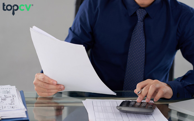Chuyên viên Hoạch định tài chính quốc tế chịu trách nhiệm xử lý các vấn đề tài chính của doanh nghiệp
