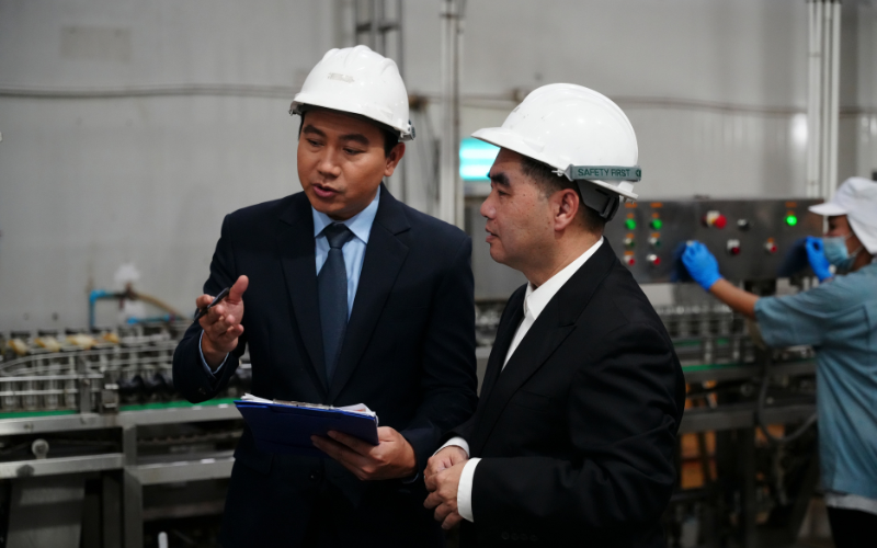 Quản đốc sản xuất là người chịu trách nhiệm giám sát, quản lý hoạt động sản xuất