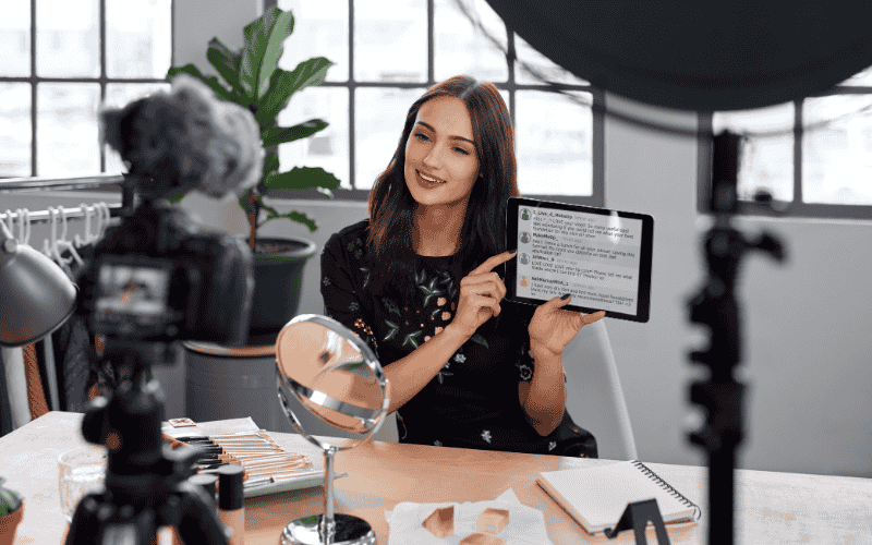 Truyền thông đa phương tiện tập trung nhiều vào việc sáng tạo nội dung hấp dẫn