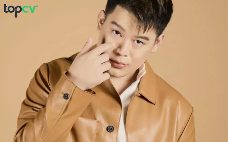 Nho-viec-lam-content-creator-tren-Tiktok-Long-Chun-tung-chia-se-co-thang-thu-nhap-mang-ve-hon-1-ty-dong