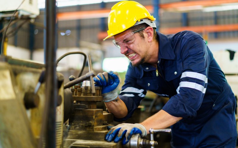 Nhân viên bảo trì sẽ chịu trách nhiệm kiểm tra thiết bị, máy móc trong tổ chức