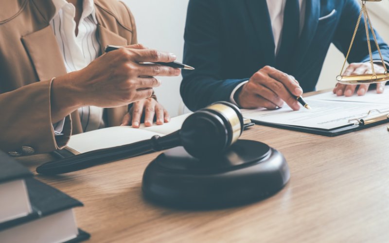 Lương của nhân viên đấu thầu sẽ bao gồm lương cứng và thưởng của dự án