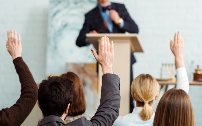 Nhân viên đấu thầu là gì? Lương có cao không?