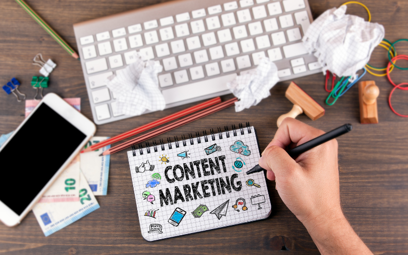 Nhân viên Google Ads là người trực tiếp lên ý tưởng hoặc phối hợp với đội Content để tạo ra nội dung quảng cáo