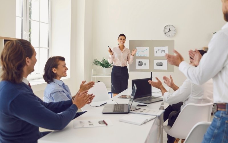 Lộ trình thăng tiến của Sales dịch vụ viễn thông rất đa dạng với nhiều vị trí khác nhau
