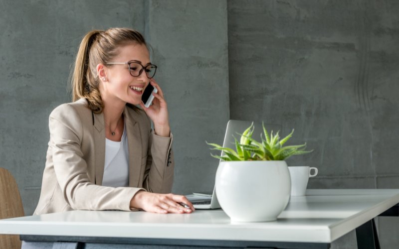 Chăm sóc sau bán hàng sẽ giúp Sales duy trì mối quan hệ lâu dài với khách hàng