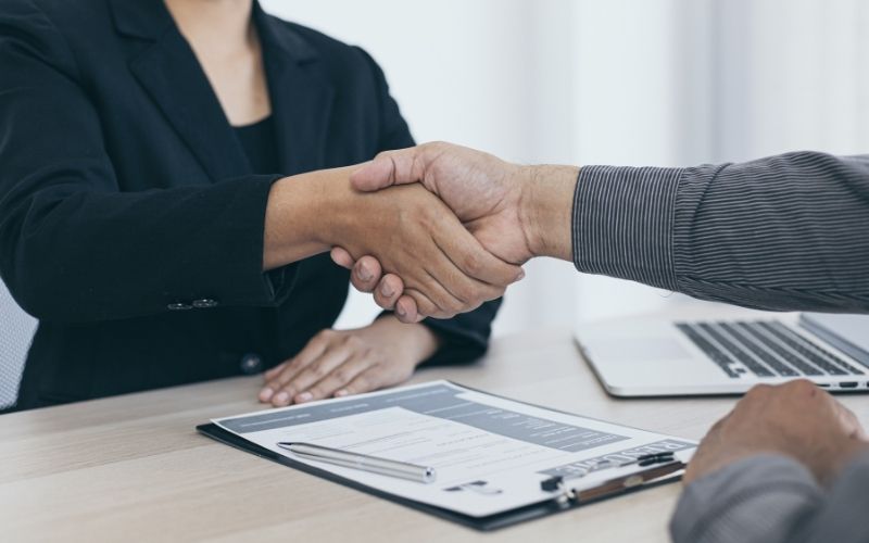 Hãy chuẩn bị kiến thức tốt để vượt qua buổi phỏng vấn Sales điện mặt trời thành công