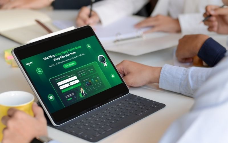 Tìm kiếm việc làm Nhân viên kinh doanh điện mặt trời hấp dẫn ngay tại TopCV