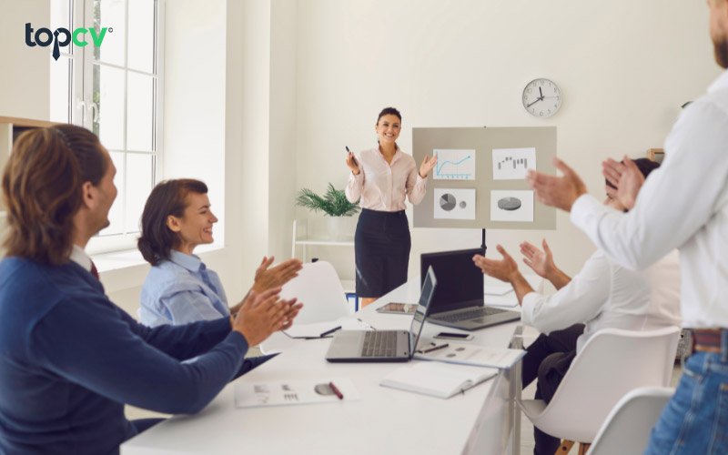 Tìm kiếm khách hàng tiềm năng là một nhiệm vụ của Software Sales