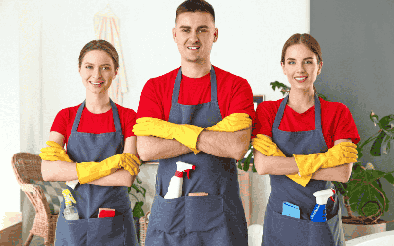 Tinh thần trách nhiệm cao là một trong những yêu cầu của vị trí tạp vụ