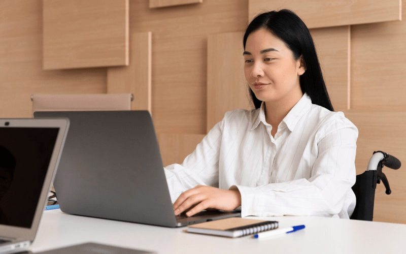 Kỹ năng chốt đơn đúng, chính xác là một trong những yêu cầu cần có đối với nhân viên trực page