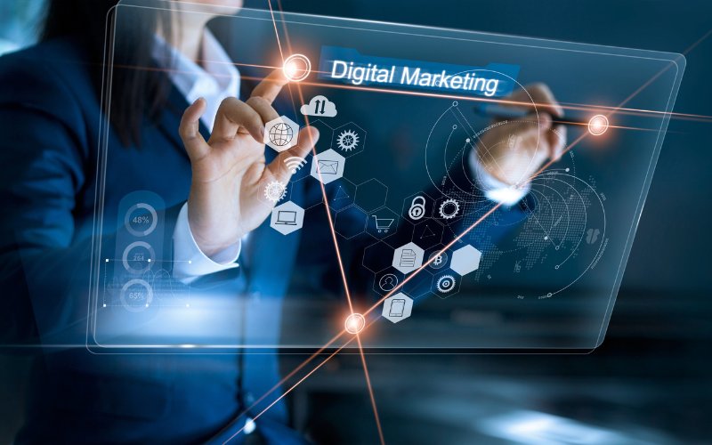 Digital Marketing sẽ xây dựng và triển khai chiến lược tổng thể trên môi trường số