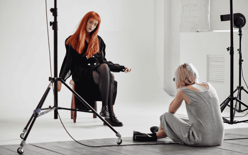Nhiếp ảnh gia thời trang chụp ảnh cho các tạp chí, thương hiệu