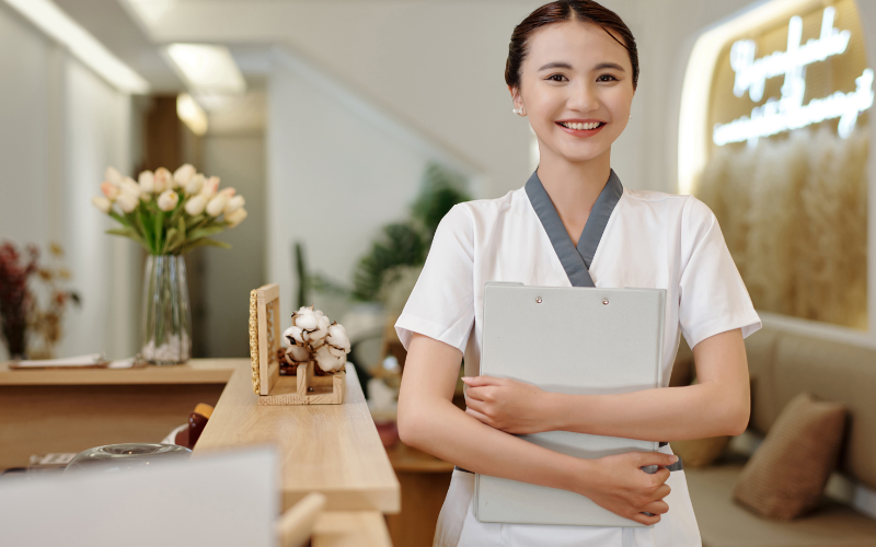 Quản lý spa là người theo dõi, quản lý doanh thu và lợi nhuận của spa