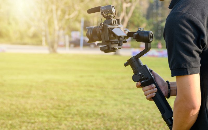 Nhân viên quay dựng video cần lên kế hoạch chi tiết cho buổi quay video thành công